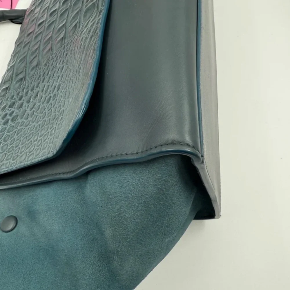 💎RARE GEM💎 Genuine CELINE Croc Embossed Trapèze Bag - RARE TEAL COLOR‼️ - Picture 6 of 15